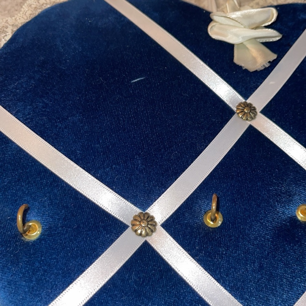 Velvet Heart Jewelry Organizer Board - Navy Blue - Picture 5 of 8